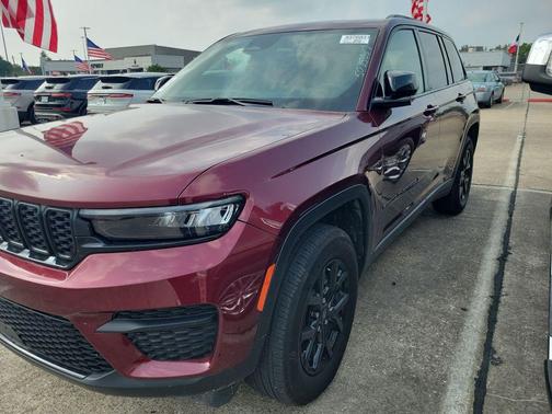 Velvet Red Pearlcoat 2025 Jeep Grand Cherokee Altitude