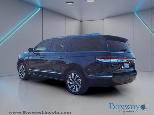 2023 Lincoln Navigator L RESERVE