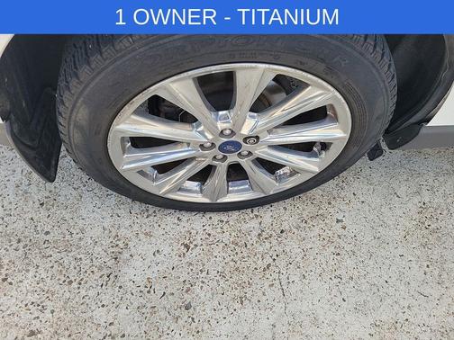 White Platinum 2018 Ford Edge Titanium