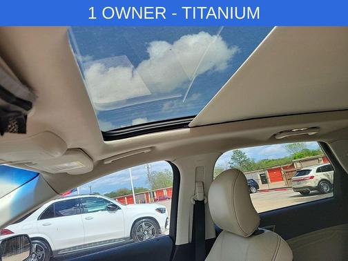 White Platinum 2018 Ford Edge Titanium