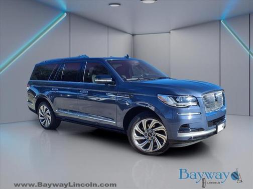2023 Lincoln Navigator L RESERVE