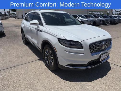 PRISTINE WHITE MET 3C 2023 Lincoln Nautilus STANDARD