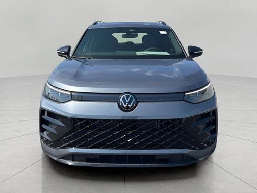 platinum gray metallic 2026 Volkswagen Tiguan 2.0T SE R-Line Black 4MOTION