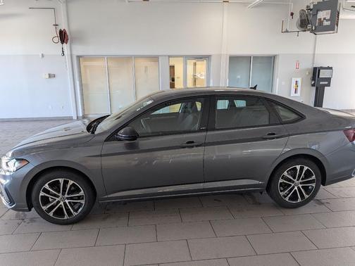 Platinum Gray Metallic 2026 Volkswagen Jetta 1.4T S