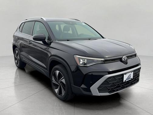 Deep Black Pearl 2025 Volkswagen Taos 1.5T SE