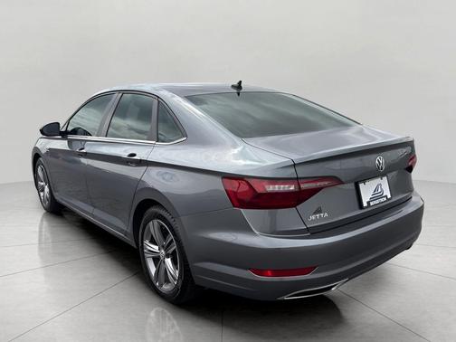 Platinum Gray Metallic 2020 Volkswagen Jetta 1.4T R-Line