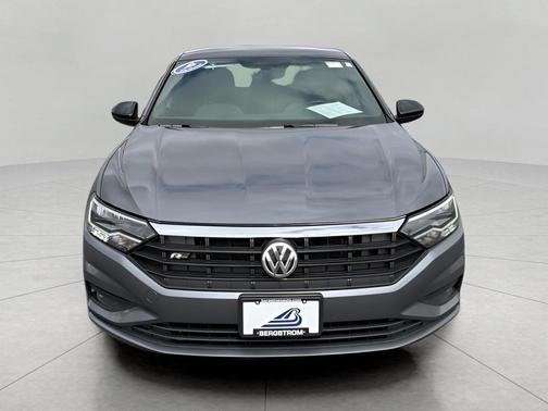 Platinum Gray Metallic 2020 Volkswagen Jetta 1.4T R-Line