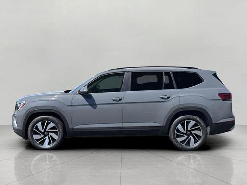 Pure Gray 2026 Volkswagen Atlas 2.0T SE w/Technology 4MOTION
