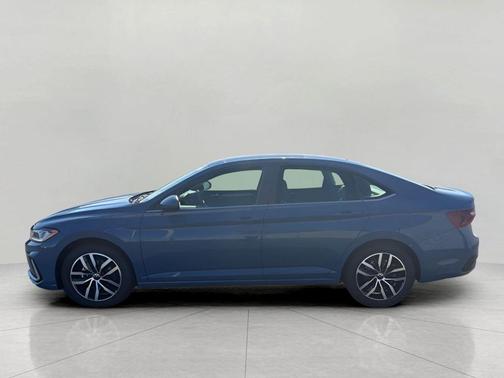 Monterey Blue Pearl 2026 Volkswagen Jetta 1.4T SE