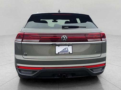 avocado green pearl 2026 Volkswagen Atlas Cross Sport 2.0T SE w/Technology 4MOTION