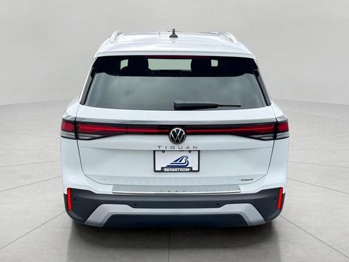 2025 Volkswagen Tiguan 2.0T SE 4MOTION