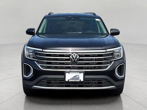 Deep Black Pearl 2026 Volkswagen Atlas 2.0T SE w/Technology 4MOTION