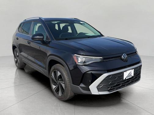 Deep Black Pearl 2025 Volkswagen Taos 1.5T SE