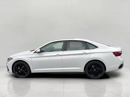 Opal White Pearl 2026 Volkswagen Jetta 1.4T SE