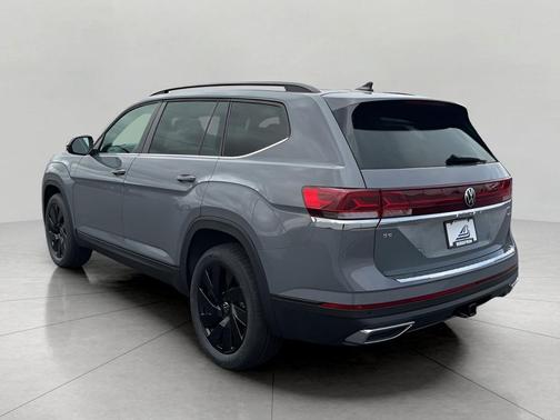 Pure Gray 2026 Volkswagen Atlas 2.0T SE w/Technology 4MOTION