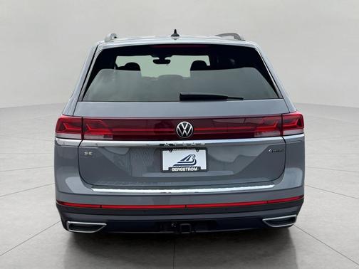 Pure Gray 2026 Volkswagen Atlas 2.0T SE w/Technology 4MOTION