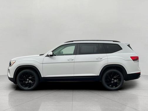 opal white pearl 2026 Volkswagen Atlas 2.0T SE w/Technology 4MOTION
