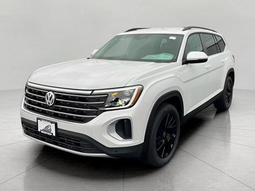 opal white pearl 2026 Volkswagen Atlas 2.0T SE w/Technology 4MOTION