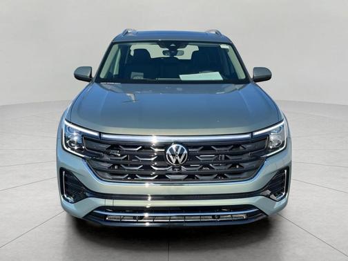 Avocado Green Pearl 2026 Volkswagen Atlas 2.0T SEL Premium R-Line 4MOTION