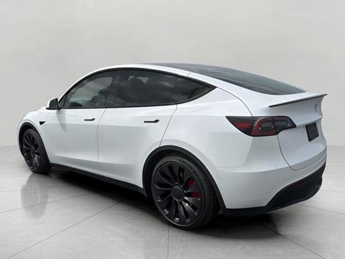 Pearl White Multi-Coat 2023 Tesla Model Y Performance Dual Motor All-Wheel Drive