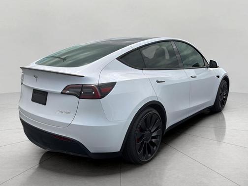 Pearl White Multi-Coat 2023 Tesla Model Y Performance Dual Motor All-Wheel Drive