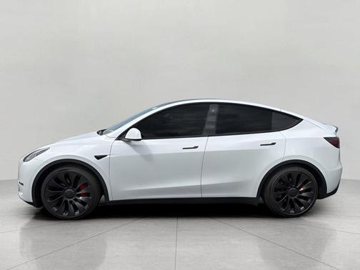 Pearl White Multi-Coat 2023 Tesla Model Y Performance Dual Motor All-Wheel Drive