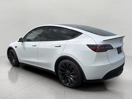 Pearl White Multi-Coat 2023 Tesla Model Y Performance Dual Motor All-Wheel Drive