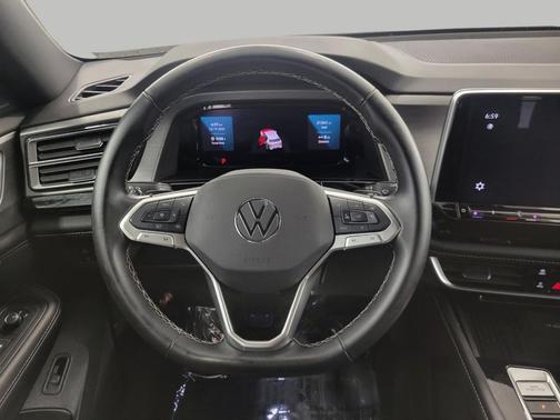2025 Volkswagen Atlas Cross Sport 2.0T SE w/Technology 4MOTION