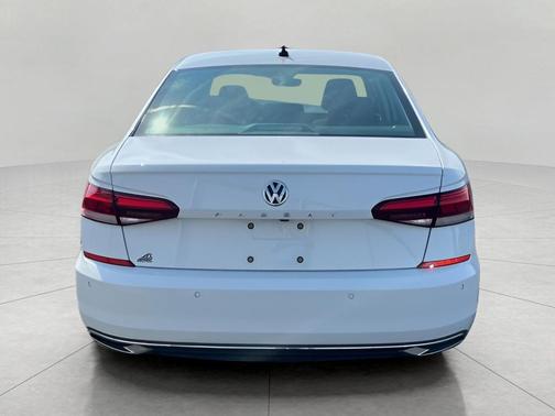 2022 Volkswagen Passat 2.0T Limited Edition