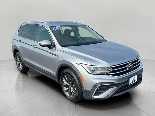 Pyrite Silver Metallic 2024 Volkswagen Tiguan 2.0T SE 4MOTION