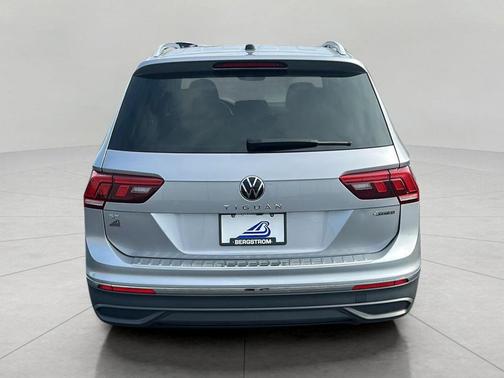 Pyrite Silver Metallic 2024 Volkswagen Tiguan 2.0T SE 4MOTION