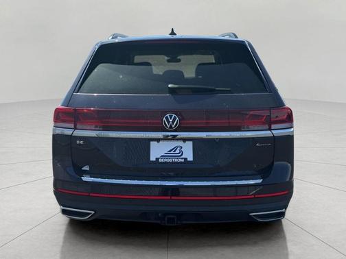 Deep Black Pearl 2026 Volkswagen Atlas 2.0T SE w/Technology 4MOTION