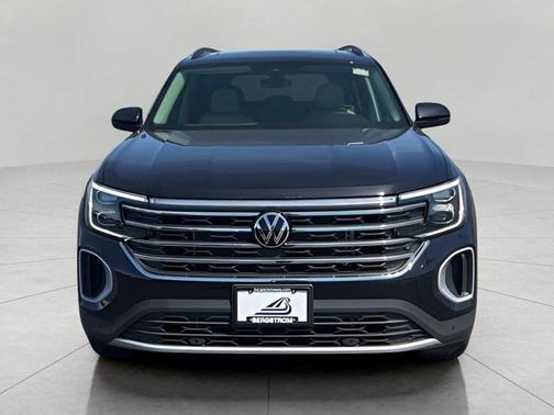 Deep Black Pearl 2026 Volkswagen Atlas 2.0T SE w/Technology 4MOTION