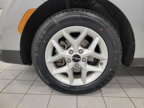 Steel Gray 2025 Kia Soul LX