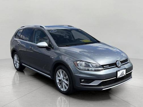 Platinum Gray Metallic 2019 Volkswagen Golf Alltrack TSI SE