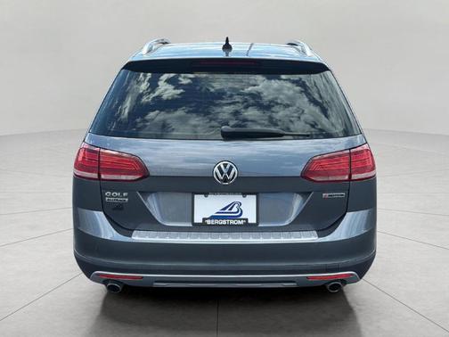 Platinum Gray Metallic 2019 Volkswagen Golf Alltrack TSI SE