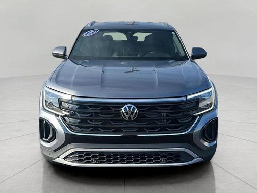 Platinum Gray Metallic 2025 Volkswagen Atlas Cross Sport 2.0T SE w/Technology 4MOTION