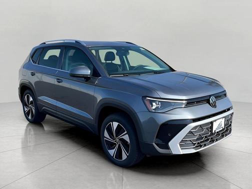 Platinum Gray Metallic 2025 Volkswagen Taos 1.5T SE