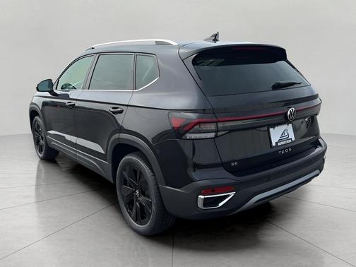 Deep Black Pearl 2026 Volkswagen Taos SE