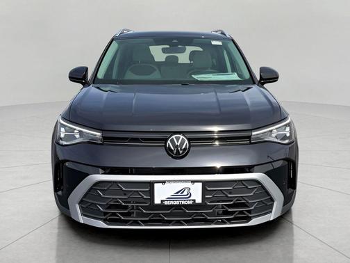 Deep Black Pearl 2026 Volkswagen Taos SE