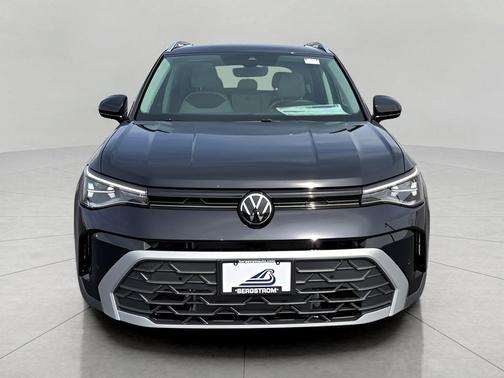 Deep Black Pearl 2026 Volkswagen Taos SE