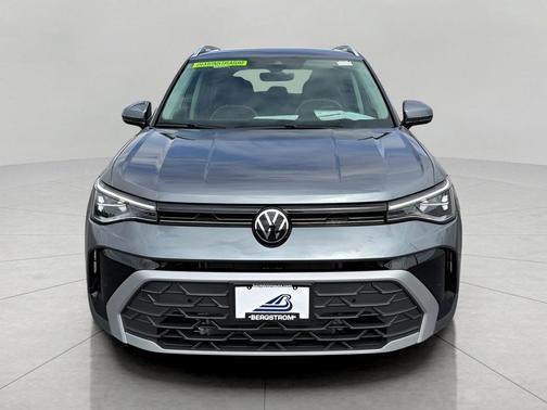 Platinum Gray Metallic 2025 Volkswagen Taos 1.5T SE