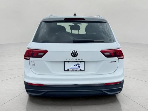 2022 Volkswagen Tiguan 2.0T SE 4MOTION