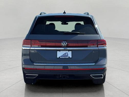 Pure Gray 2026 Volkswagen Atlas 2.0T SE w/Technology 4MOTION