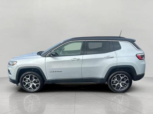 Silver Zynith Metallic Clearcoat 2025 Jeep Compass Limited