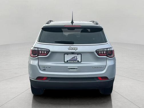 Silver Zynith Metallic Clearcoat 2025 Jeep Compass Limited