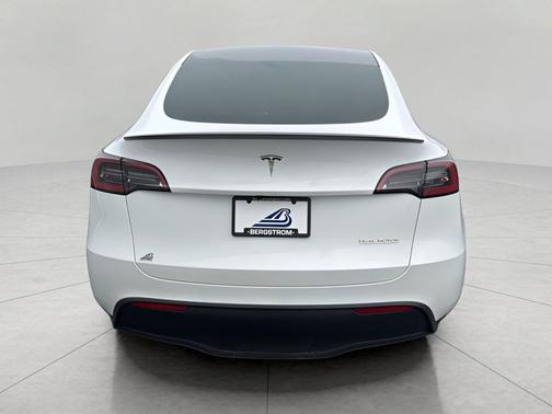2025 Tesla Model Y Performance Dual Motor All-Wheel Drive