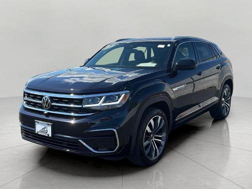Deep Black Pearl 2023 Volkswagen Atlas Cross Sport 3.6L V6 SEL Premium R-Line