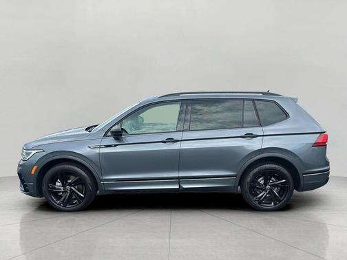 Platinum Gray Metallic 2023 Volkswagen Tiguan 2.0T SE R-Line Black 4MOTION