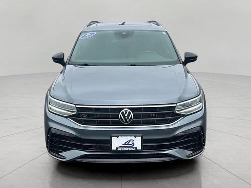 Platinum Gray Metallic 2022 Volkswagen Tiguan 2.0T SE R-Line Black 4MOTION